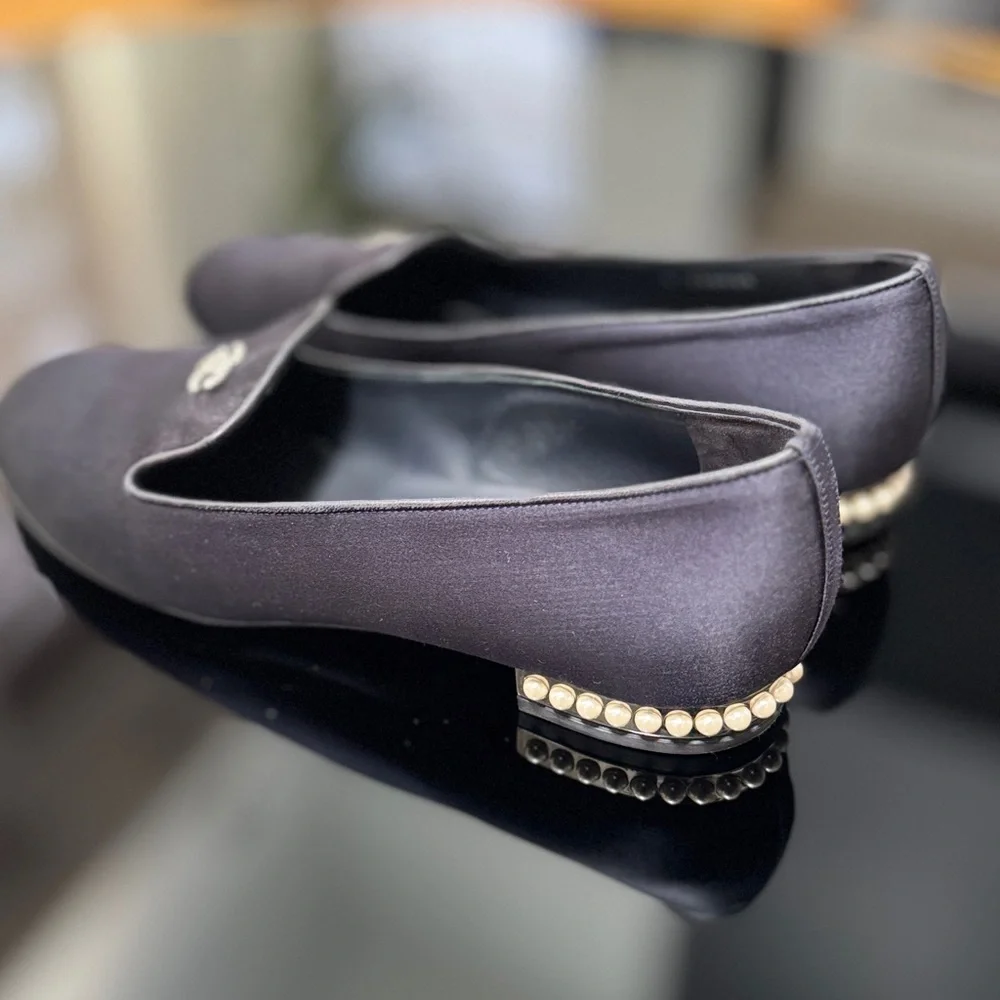 Chanel Satin Flats with Pearls on Heels - Picture 4 of 16